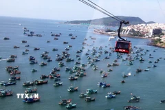 Cáp treo Hòn Thơm vượt biển dài nhất thế giới tại đặc khu Phú Quốc (An Giang). (Ảnh: Lê Huy Hải/TTXVN)