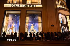 Một cửa hàng Louis Vuitton của tập đoàn LVMH. (Ảnh: Getty Images/TTXVN)