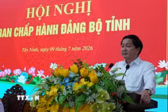 Ủy viên BCH TW Đảng, Bí thư Tỉnh ủy Tây Ninh Nguyễn Văn Quyết phát biểu tại Hội nghị. (Ảnh: Thanh Bình/TTXVN)