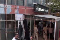 Cảnh sát Ấn độ tại hiện trường xảy ra vụ việc. (Ảnh: ANI)