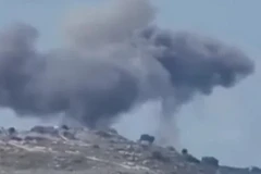 Khói bốc lên trong cuộc không kích của Israel tại Liban. [Nguồn: Al Jazeera]