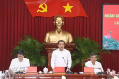 Ông Trần Đức Thắng, Ủy viên Bộ Chính trị, Bí thư Thành ủy Hà Nội, Trưởng đoàn kiểm tra, giám sát số 28 của Bộ Chính trị, phát biểu. (Ảnh: Ngọc Thiện/TTXVN)
