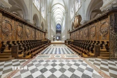 Quang cảnh bên trong Nhà thờ Đức Bà Paris, Pháp, ngày 30/11/2024. (Ảnh: THX/TTXVN)