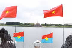Sông Thạch Hãn được ví như nghĩa trang không bia mộ, nơi ghi dấu sự hy sinh thầm lặng, lớn lao của hàng vạn chiến sỹ trong những năm tháng chiến tranh khốc liệt. (Ảnh: Tường Vi/TTXVN)