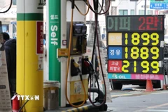 Một trạm xăng tại Seoul, Hàn Quốc. (Ảnh: Yonhap/TTXVN)