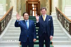 Thủ tướng Phạm Minh Chính hội kiến Chủ tịch Quốc hội Thụy Điển Andreas Norlén. (Ảnh: Dương Giang/TTXVN)