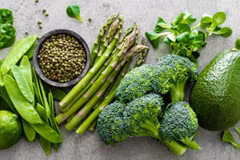 Các loại rau giàu protein. (Ảnh: iStock)