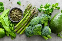 Các loại rau giàu protein. (Ảnh: iStock)
