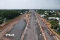 Đường Vành đai 3 - Thành phố Hồ Chí Minh đoạn qua Đồng Nai đang thi công. (Ảnh: Công Phong/TTXVN)