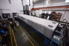 Mô hình thu nhỏ của cầu đi bộ bêtông in 3D được sử dụng để thử nghiệm tải trọng kết cấu tại Trung tâm Công nghệ DNV ngày 2/4. (Nguồn: straitstimes)