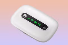 Một trong những mẫu bộ phát tín hiệu Wi-Fi di động (loại nhỏ gọn, không có ăngten ngoài). (Ảnh: dzen)