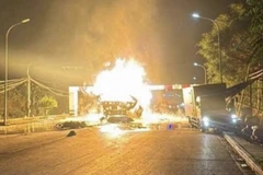 Chiếc xe bồn bị lửa thiêu rụi hoàn toàn sau vụ nổ. (Ảnh: Báo Công an nhân dân)