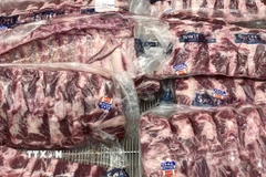 Thịt bò được Bộ Nông nghiệp Mỹ (USDA) phân hạng bày bán tại một siêu thị ở Mỹ. (Ảnh: Ngọc Quang/TTXVN)