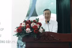 Thứ trưởng Bộ Nông nghiệp và Môi trường Hoàng Trung phát biểu chị đạo tại hội nghị. (Ảnh: Xuân Anh/TTXVN)