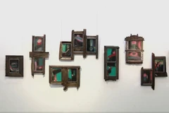 Các tác phẩm trưng bày tại Triển lãm "Góp dó 3". (Nguồn: Báo Thể thao& Văn hóa/TTXVN)