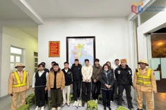 12 trường hợp người nước ngoài nhập cảnh trái phép tại cơ quan Công an. (Ảnh: Báo Quảng Ninh)