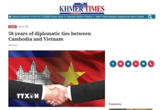 Bài viết “58 năm quan hệ ngoại giao giữa Campuchia và Việt Nam” của học giả Uch Leang được đăng tải trên báo Khmer Times của Campuchia vào ngày 24/6/2025. (Ảnh: TTXVN phát)