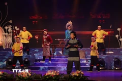 Các nghệ sỹ TP Hồ Chí Minh tham gia cuộc thi “Tài năng diễn viên sân khấu cải lương Trần Hữu Trang”. (Ảnh: Thu Hương/TTXVN)
