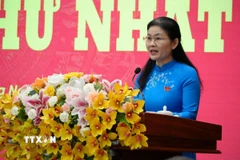 Bà Tôn Ngọc Hạnh, Phó Bí thư Thường trực Tỉnh ủy, Chủ tịch HĐND tỉnh Đồng Nai phát biểu tại kỳ họp. (Ảnh: Sỹ Tuyên/TTXVN)