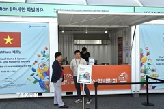 Gian hàng Việt Nam tại triển lãm. (Ảnh: Đức Thắng/TTXVN)