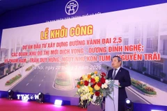 Chủ tịch UBND thành phố Hà Nội Vũ Đại Thắng phát biểu tại lễ khởi công. (Ảnh: Văn Điệp/TTXVN)