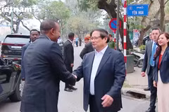 Thủ tướng Việt Nam và Thủ tướng Ethiopia thăm chùa Trấn Quốc