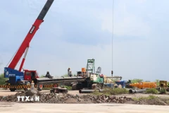 Các đơn vị thi công triển khai thi công Cảng hàng không quốc tế Gia Bình. (Ảnh: Thanh Thương/TTXVN)