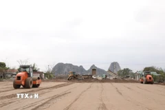 Khí thế lao động hăng say, tấp nập tại km3 thuộc quản lý và thi công của mũi thi công số 1. (Ảnh: Đức Phương/TTXVN)