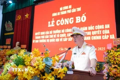 Thiếu tướng Huỳnh Việt Hòa, Giám đốc Công an thành phố Cần Thơ phát biểu tại Lễ công bố. (Ảnh: Thanh Liêm/TTXVN)