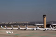 Máy bay của hãng hàng không El Al tại sân bay quốc tế Ben Gurion ở gần Tel Aviv, Israel. (Ảnh: THX/TTXVN)
