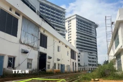 Bệnh viện Đa khoa Bình Dương sau 10 năm xây dựng đến nay vẫn chưa thể hoạt động. (Ảnh: Huyền Trang/TTXVN)