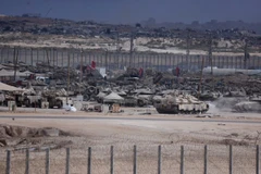 Xe quân sự Israel tại biên giới Israel-Gaza, ngày 9/10/2025. (Ảnh: THX/TTXVN)