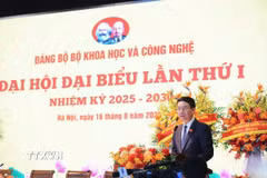 Uỷ viên Trung ương Đảng, Ủy viên Ban Thường vụ Đảng ủy Chính phủ, Bí thư Đảng ủy, Bộ trưởng Bộ Khoa học và Công nghệ Nguyễn Mạnh Hùng phát biểu khai mạc Đại hội. (Ảnh: Hoàng Hiếu/TTXVN)