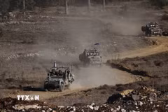 Binh sỹ Israel được triển khai gần vùng đệm ở Cao nguyên Golan ngày 15/12/2024. (Ảnh: THX/TTXVN)