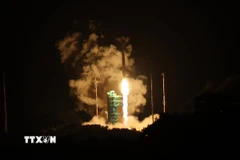 Tên lửa vũ trụ Nuri được phóng từ Trung tâm vũ trụ Naro ở Goheung, Hàn Quốc ngày 27/11/2025. (Ảnh: Yonhap/TTXVN)