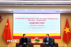 Tổng Lãnh sự Bùi Nguyên Long nhấn mạnh ý nghĩa tốt đẹp của quan hệ hữu nghị “vừa là đồng chí, vừa là anh em” giữa hai nước. (Ảnh: TTXVN phát)