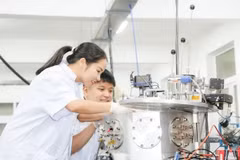 Sinh viên ngành Công nghệ Kỹ thuật hạt nhân, Trường Đại học Khoa học Tự nhiên, Đại học Quốc gia Hà Nội. (Ảnh: Đại học Quốc gia Hà Nội).