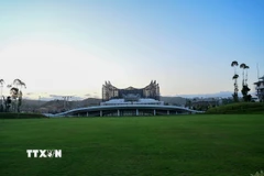 Một tòa nhà đang được xây dựng tại thủ đô mới Nusantara của Indonesia. (Ảnh: THX/TTXVN)