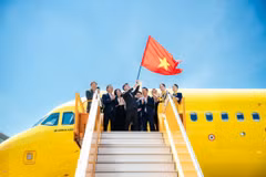 Khát vọng bầu trời và tầm nhìn của Bầu Hiển