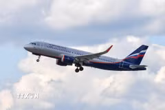 Máy bay của hãng hàng không Aeroflot cất cánh tại sân bay Sheremetyevo, ngoại ô Moskva, Nga. (Ảnh: AFP/TTXVN)