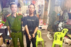 Đối tượng Phùng Trung Dũng bị bắt giữ. (Ảnh: Báo Công an Nhân dân)