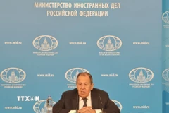 Ngoại trưởng Sergey Lavrov trả lời phóng viên TTXVN tại Liên bang Nga về Đại hội XIV. (Ảnh: Tâm Hằng/TTXVN)