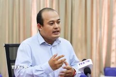 Chuyên gia Thong Mengdavid trả lời phỏng vấn TTXVN. (Ảnh: Quang Anh/TTXVN)