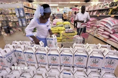 Đường được bày bán tại siêu thị ở Côte d’Ivoire. (Ảnh: AFP/TTXVN)