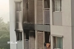 Căn hộ ở tầng 5 chung cư Ehome S, phường Long Trường (thành phố Thủ Đức cũ) sau khi được dập lửa. (Ảnh: TTXVN phát)
