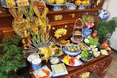 Mâm cúng tiễn ông Công ông Táo ngày 23 tháng Chạp. (Ảnh: Vietnam+)