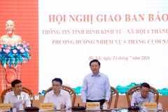 Phó trưởng Ban Tuyên giáo và Dân vận Trung ương Trần Thanh Lâm chủ trì hội nghị. (Ảnh: Tuấn Anh/TTXVN)