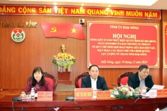 Việc tăng cường phối hợp giữa các cơ quan, đơn vị đã góp phần nâng cao hiệu quả công tác dân vận. (Ảnh: TTXVN phát)