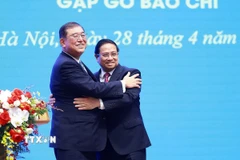 Thủ tướng Phạm Minh Chính và Thủ tướng Nhật Bản Ishiba Shigeru tại cuộc gặp gỡ báo chí hai nước. (Ảnh: Dương Giang/TTXVN)