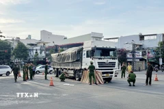 Hiện trường vụ tai nạn tại Quảng Ngãi. (Ảnh: Phạm Cường/TTXVN)